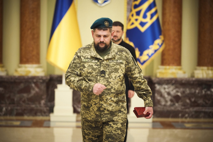 Президент Зеленський нагородив прикордонний загін з Чернівців