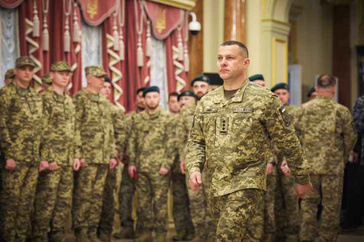 Президент Зеленський нагородив прикордонний загін з Чернівців