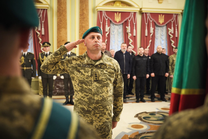 Президент Зеленський нагородив прикордонний загін з Чернівців